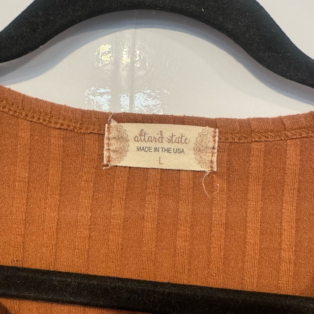 Altar'd State‎ Rust Brown Button-Down Ribbed Top - Picture 3 of 4